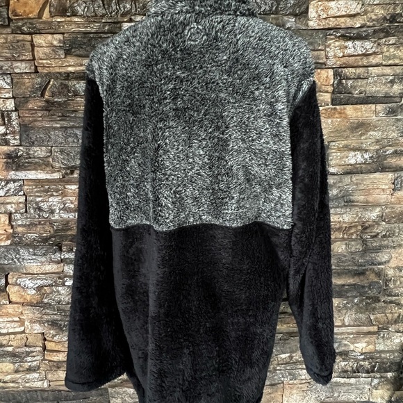 MAGELLAN OUTDOOR S Black and Gray Zip-Up Sweater - Picture 5 of 12